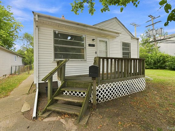 3rd image of 13077 Georgiana Ave