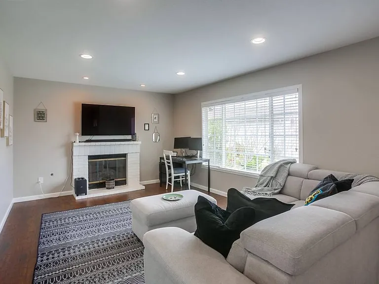 10584 Bandell Ct — Photo 8