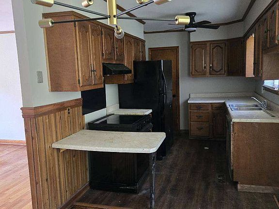 3rd image of 3234 McEvoy Dr