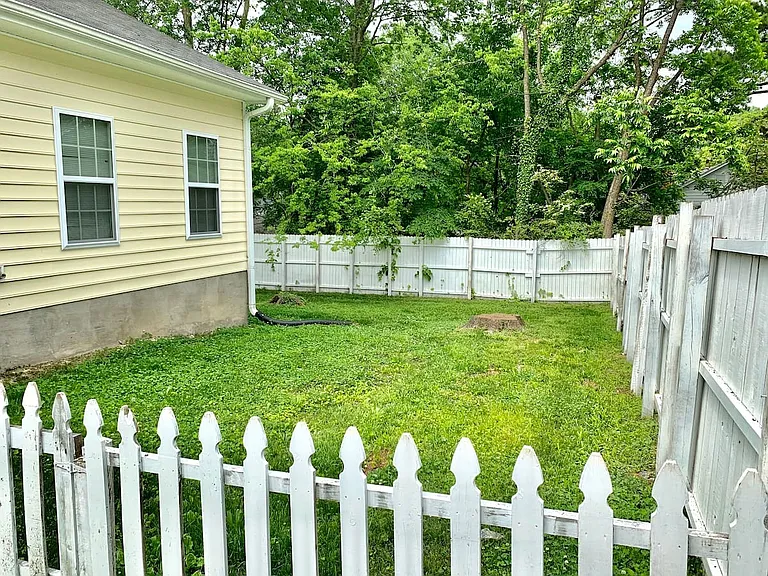 1012 Moreland Ave — Photo 14
