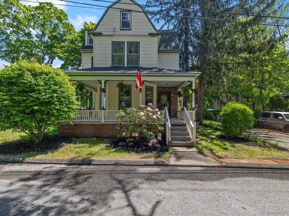 4 Washington Place, Norwich, CT 06360