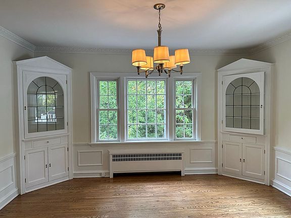 2nd image of 2227 E Woodstock Pl