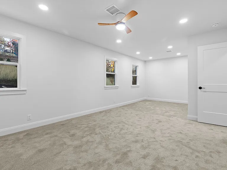 2460 E Dimple Dell Rd — Photo 17