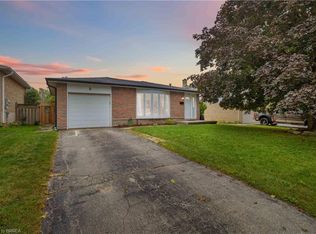 8 Sandy Row, Brantford, ON N3T 5Z4