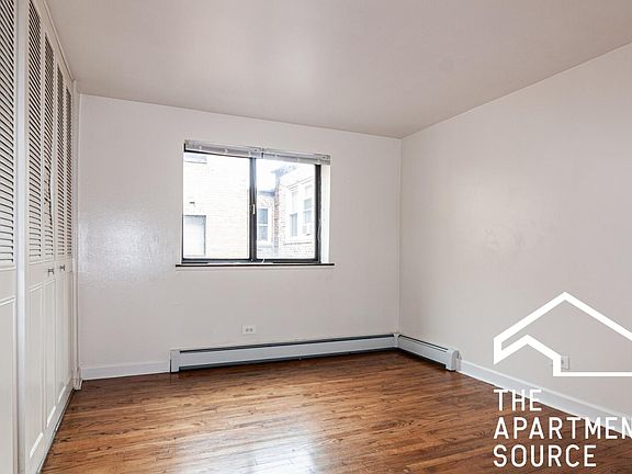 4th image of 5960 N Winthrop Ave #410