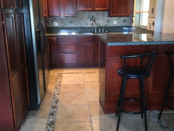 3rd image of 1110 SW 23rd St