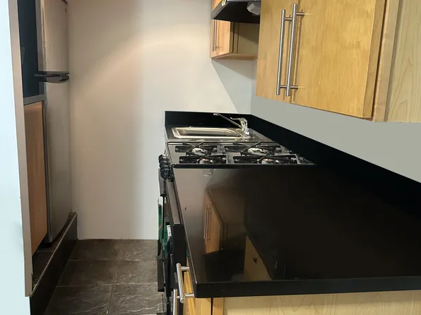 410 West 48th Street 28 image 3 of 7