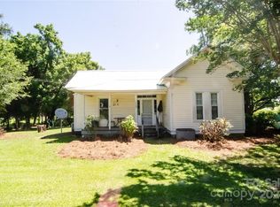 5060 Peachtree St, Hickory Grove, SC 29717