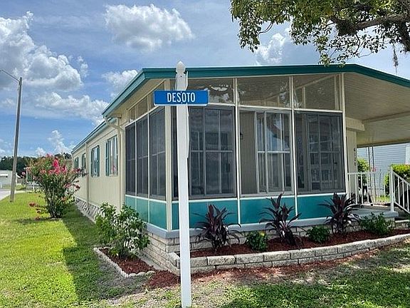 3rd image of 6120 Desoto Ave #240