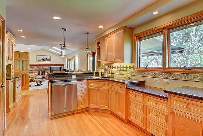 2nd image of 10705 E Maplewood Dr