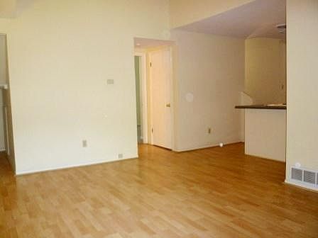 1st image of 1932 Senate St APT B