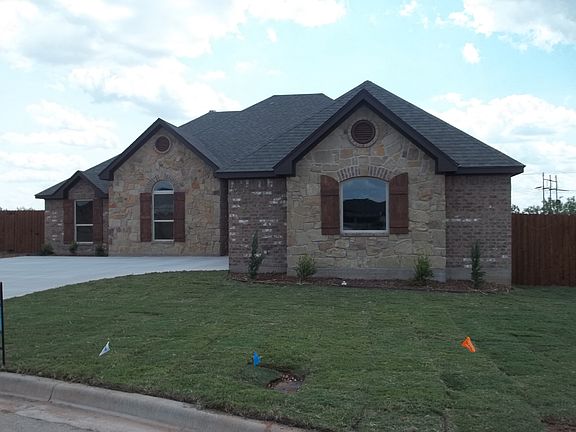 Front Yard Has Sod!