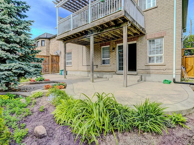 366 Old Harwood Ave — Photo 1