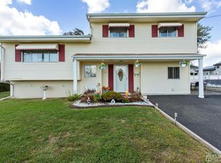 131 E Tappen St, Port Reading, NJ 07064