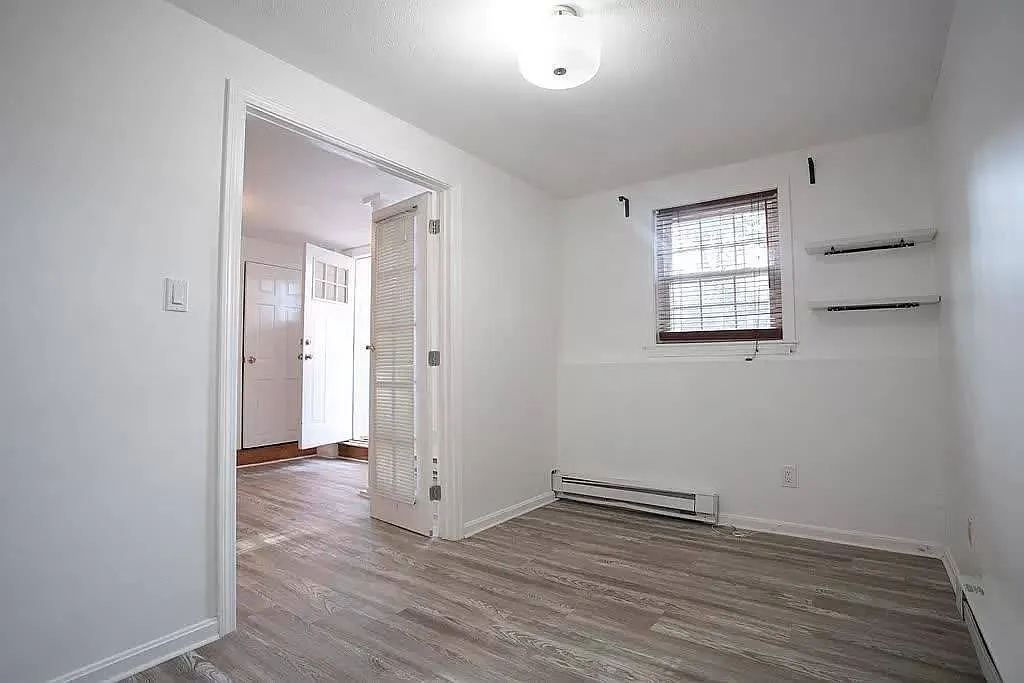 2 bed, 650 sqft, $2,500 — Photo 3