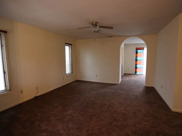 706 Hillwood Dr — Photo 1