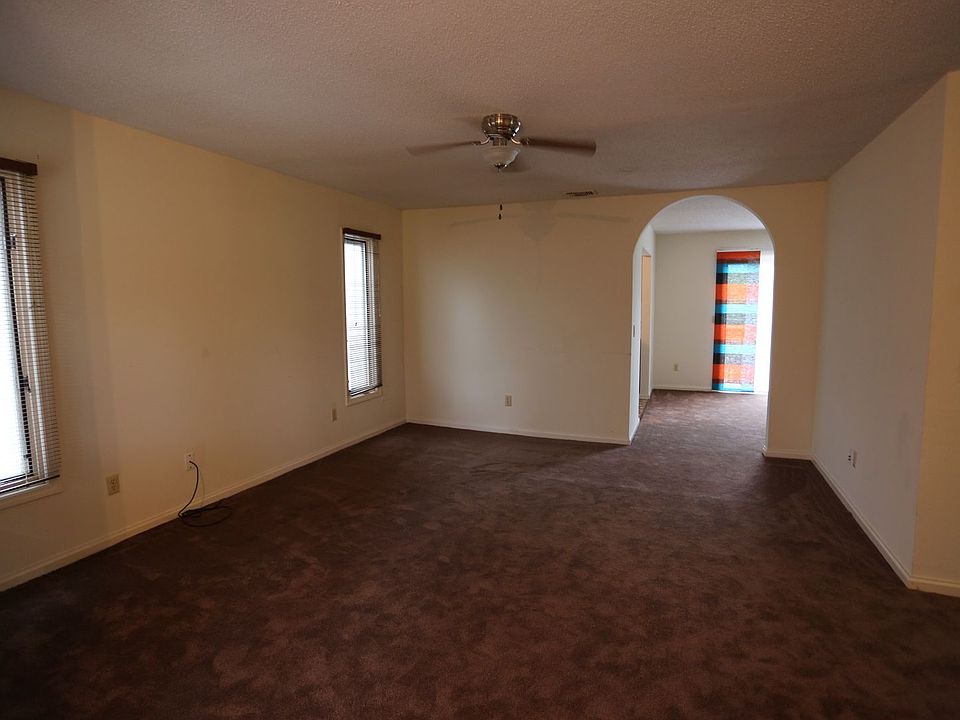 1st image of 706 Hillwood Dr