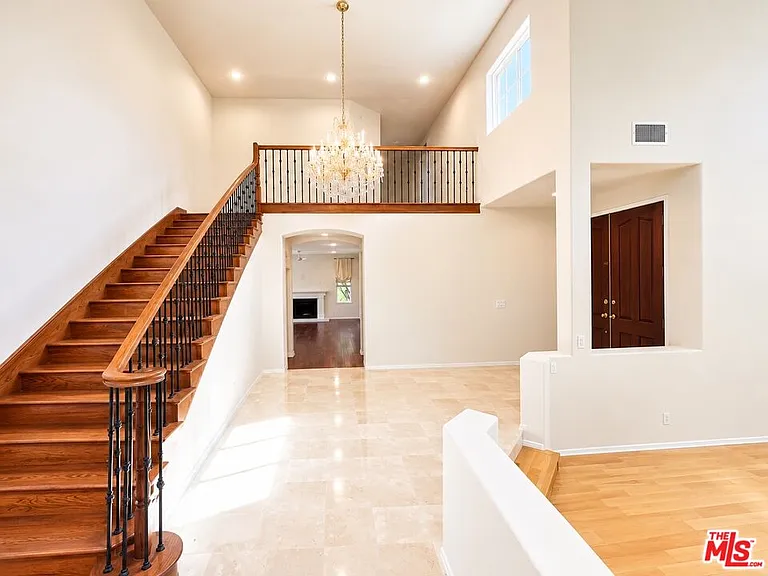 7371 Westcliff Dr — Photo 2