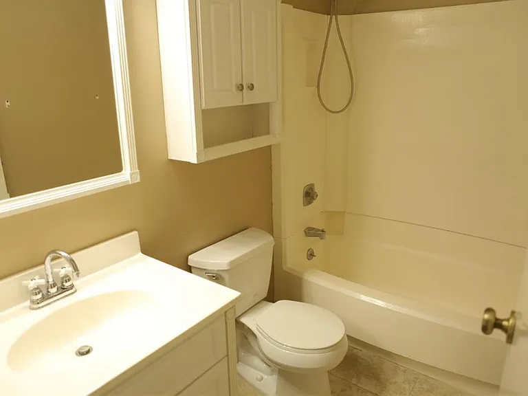 2126 River Village Dr — Photo 9
