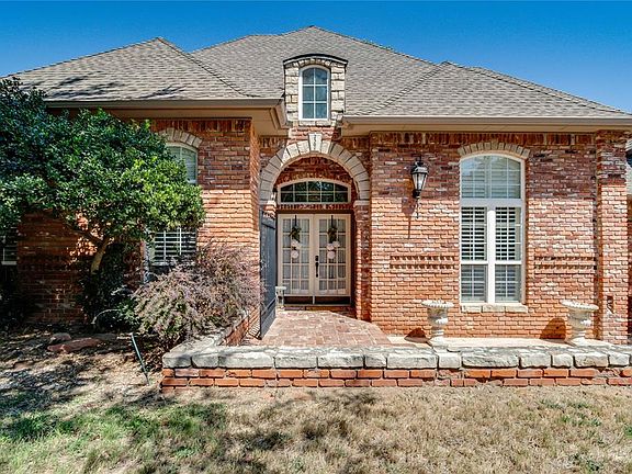 2nd image of 2301 Bay Hill Pl