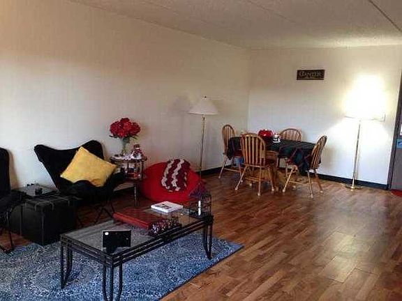 3rd image of 1700 Wedgewood Dr APT 216