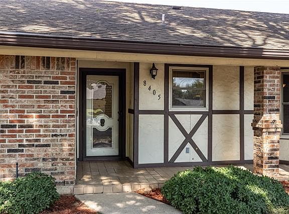 3rd image of 8405 Springhill Ct
