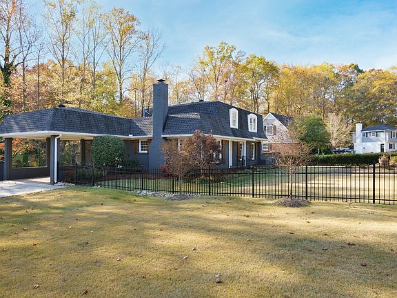 3rd image of 4930 Maplewood Dr