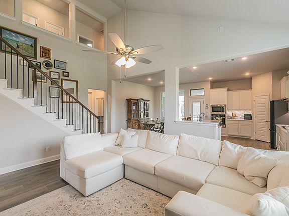 5th image of 2622 Melrose Dr
