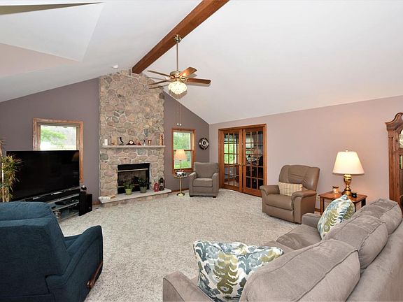 3rd image of W151N10677 Preserve Pkwy