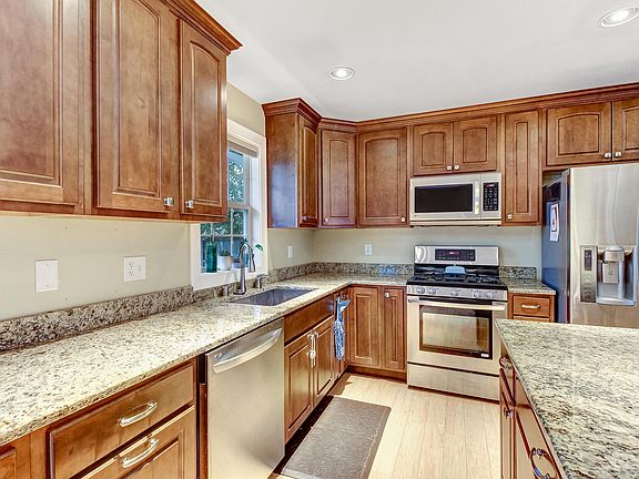 4th image of 2403 Cherrywood Ct