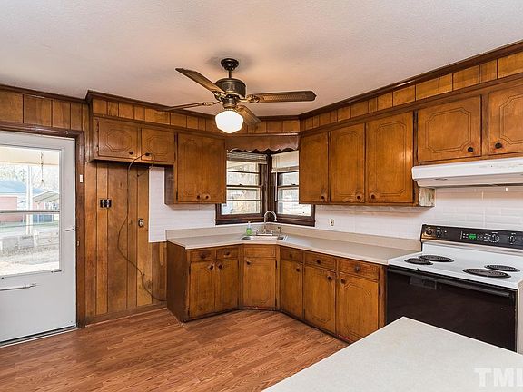 3rd image of 2516 Hilldale St