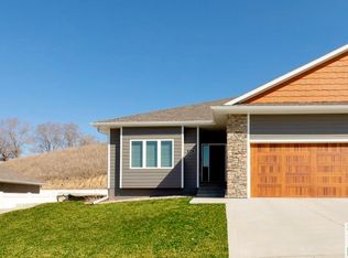 4231 Fremar Dr, Sioux City, IA 51104