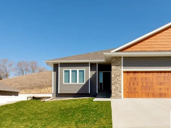 4231 Fremar Dr, Sioux City, IA 51104