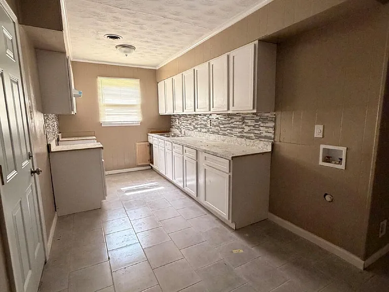 3692 Irma St — Photo 6