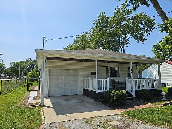 3rd image of 203 NW 4th St