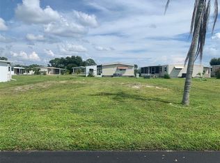 235 Estrada #121, North Pt, FL 34287