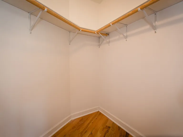 2038 W Touhy Ave — Photo 7