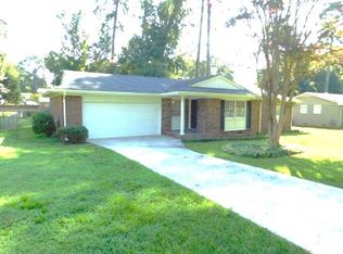 879 Forest Ridge Dr SE, Marietta, GA 30067