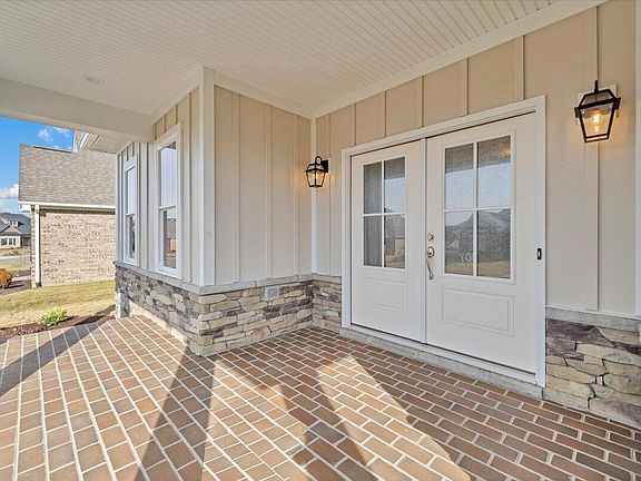 3rd image of 310 Merion Cir
