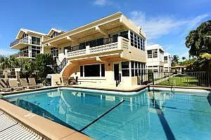 2 bed, 2.0 bath, 1240 sqft, $5,499 — Photo 1