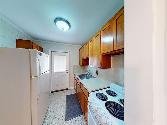 3rd image of 3603 Morton St APT 2