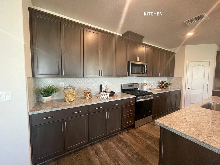 1862 Tule Ave — Photo 9