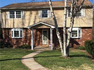 8 Bellview Dr, Mc Kees Rocks, PA 15136