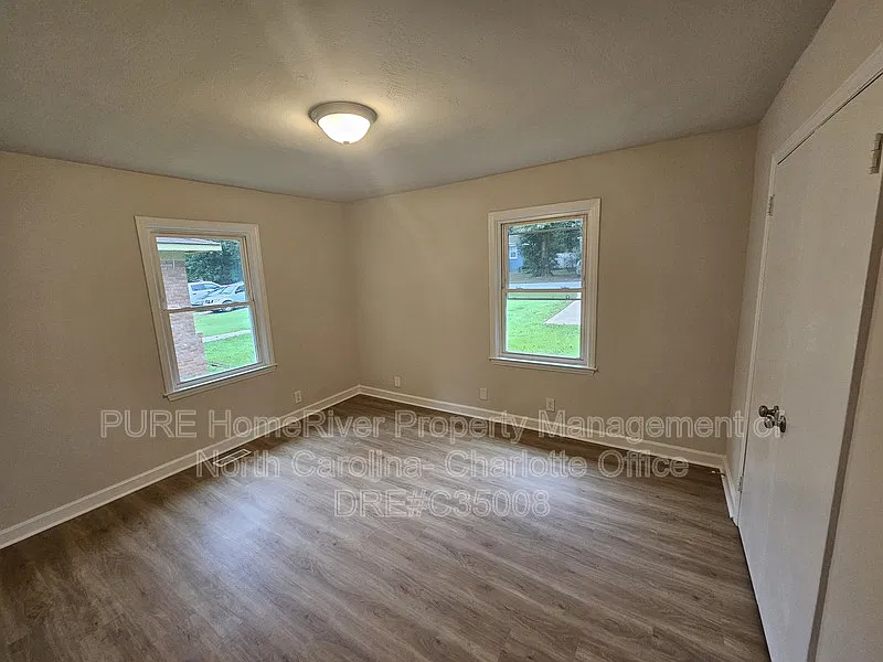 2 bed, 1.0 bath, 696 sqft, $1,250 — Photo 4
