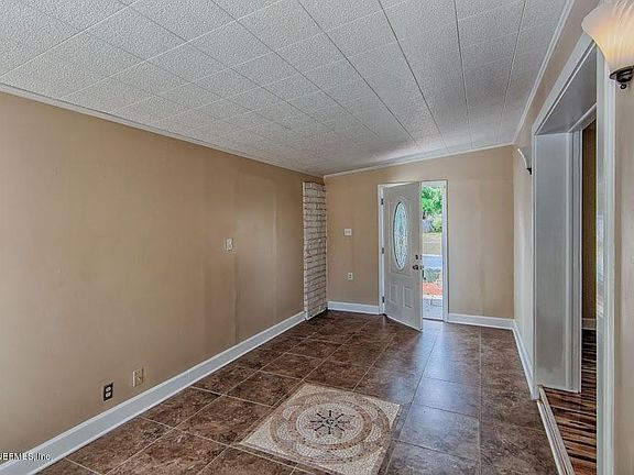 4th image of 6514 Barkwood Dr