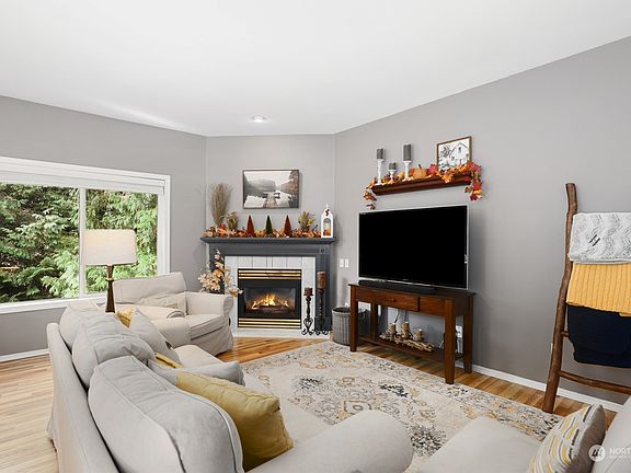 3rd image of 25322 Cumberland Way