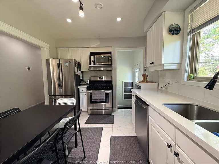 3199 Mark Ave — Photo 5