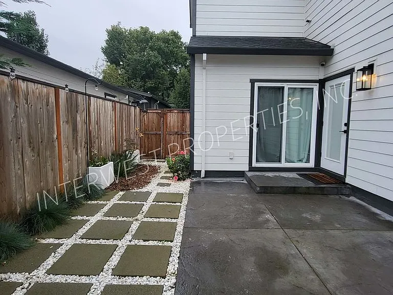 7114 NE 8th Ave #A — Photo 22