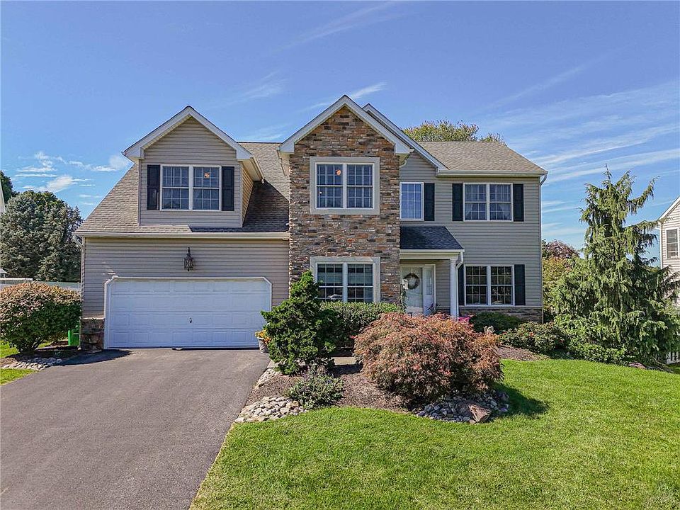 1st image of 14 N Ridge Ct