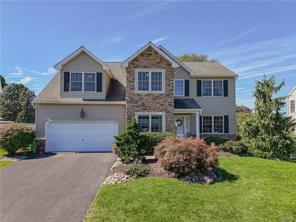 14 N Ridge Ct, Easton, PA 18045